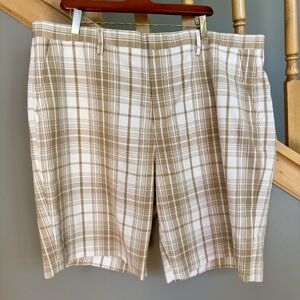 Saks Fifth Ave Men's Brown and white Plaid Golf Shorts Sz 40